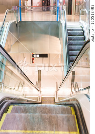 line escalators with metal coating 130518495