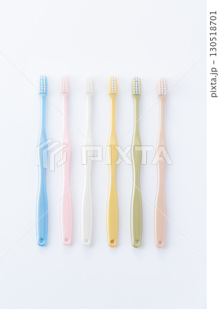 新品の歯ブラシ 新品の歯ブラシ 130518701