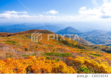 秋色に染まる　栗駒山の絶景　 130519143