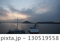 高松発　神戸行フェリー　夕暮れ 130519558