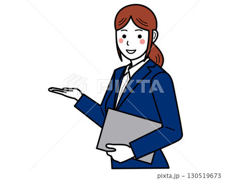 ネイビースーツ。ファイルを持ち、こちらと指し示す女性。その2 130519673