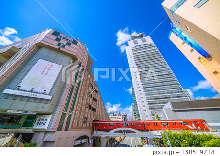 日本の東京都市景観9月7日。東京メトロ 後楽園駅や丸ノ内線、文京区役所などを望む 130519718