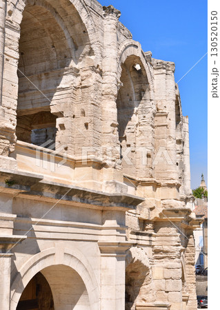 フランス・アルルの古代ローマ円形闘技場(2025年8月13日撮影) フランス・アルルの古代ローマ円形闘技場(2025年8月13日撮影) 130520150