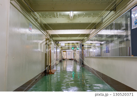 神奈川県横須賀市 記念艦三笠 艦内の廊下 神奈川県横須賀市 記念艦三笠 艦内の廊下 130520371