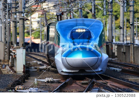 東北新幹線のボトルネック… 福島駅の平面交差を通過するE5系新幹線 130522088