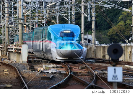 東北新幹線のボトルネック… 福島駅の平面交差を通過するE5系新幹線 東北新幹線のボトルネック… 福島駅の平面交差を通過するE5系新幹線 130522089