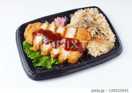 ロース豚カツ弁当 130523041