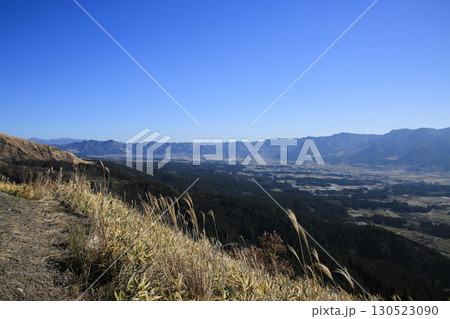 熊本県南阿蘇村　南阿蘇パノラマライン展望所からの風景 130523090