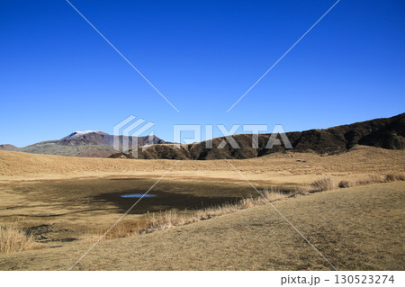 熊本県阿蘇市　草千里ヶ浜 130523274