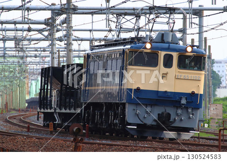 宇都宮線：宇都宮貨物ターミナル行のバラスト輸送列車（EF65形牽引） 130524583