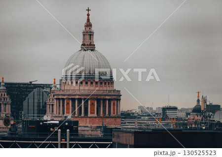 セントポール大聖堂の朝 130525523