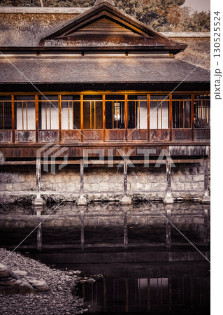 伝統的な日本の廊下 伝統的な日本の廊下 130525524