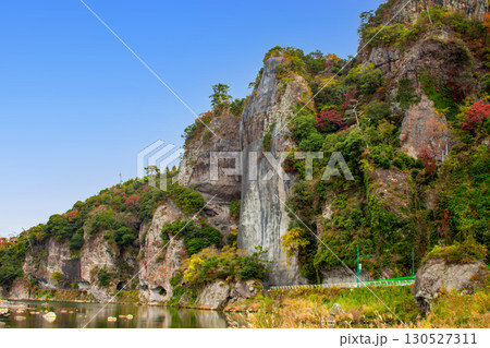 耶馬溪の紅葉 山国川と青の洞門 耶馬溪の紅葉 山国川と青の洞門 130527311