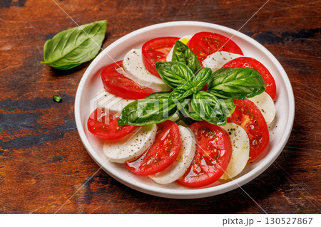 A vibrant and appetizing display of Caprese antipasti 130527867