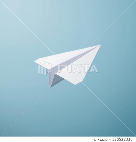空を舞う紙飛行機 130528330