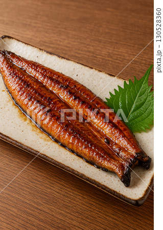 うなぎの蒲焼きのイラスト 130528360