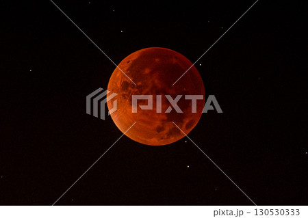 Blood Moon 皆既月食の幻想的な夜空 130530333