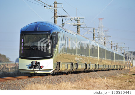 成田線　下総神崎－滑川　JR東日本　E001系（尾久）　四季島　TRAIN SUITE 四季島 130530445
