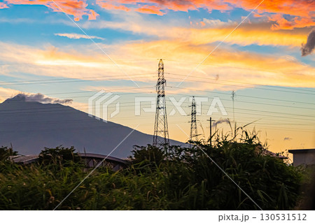 青森県の夕暮れに染まる町並みの風景 青森県の夕暮れに染まる町並みの風景 130531512