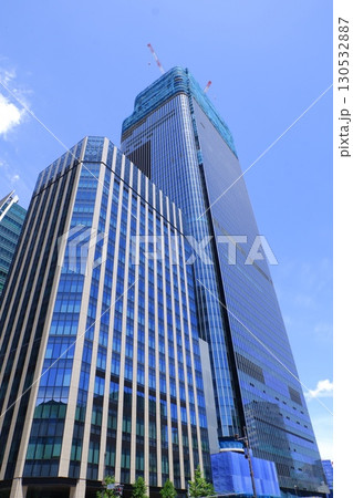 日鉄日本橋ビルと建設中の高層ビル 日鉄日本橋ビルと建設中の高層ビル 130532887
