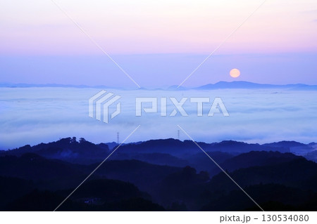 雲海と日の出6373 130534080