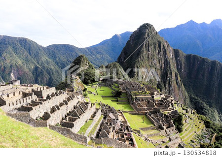 晴れた日のマチュピチュ　世界遺産　ペルー　南米 130534818