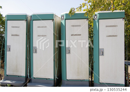 仮設トイレ 130535244
