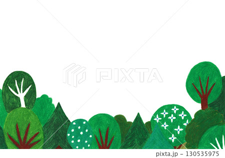 手描き風のカラフルな木々が並ぶ森のイラスト 手描き風のカラフルな木々が並ぶ森のイラスト 130535975