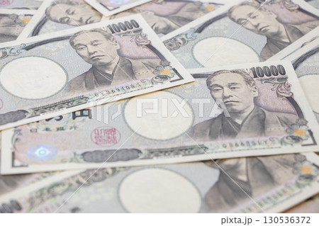お金 130536372