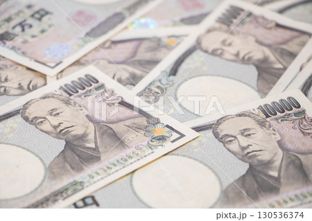 お金 130536374