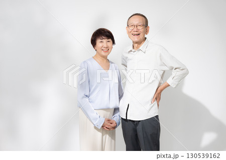 シニア夫婦 130539162