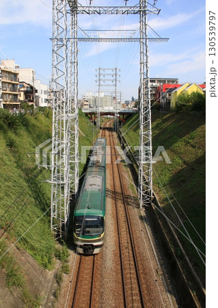 東急池上線の電車の走る風景 130539797