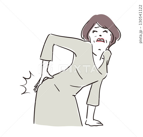 体調不良のシニア大人女性 腰痛 体調不良のシニア大人女性 腰痛 130541122