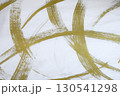金色で描いたアートな背景 130541298