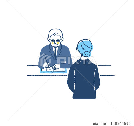 芳名帳に名前を書く弔問客の男性 130544690