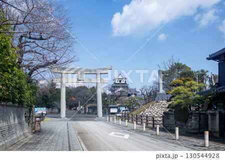 中津城と神社 130544928