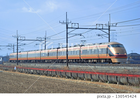 東北本線　栗橋ー東鷲宮　東武鉄道　100系　106編成　日光詣　スペーシア 130545424