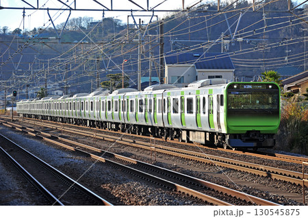 東海道本線　二宮－大磯　JR東日本　E235系0番台　ヤテ01編成（山手）　試運転 130545875