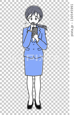 一位身穿西裝的辦公室女士焦慮地看著她的智慧型手機（簡單，全身） 130545991