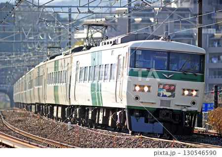 東海道本線　真鶴　JR東日本　185系　A1編成（大宮）　踊り子 130546590