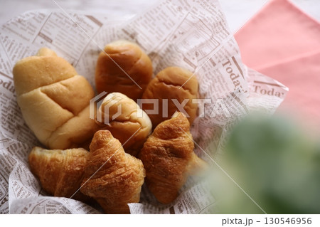 いろいろなパン 130546956