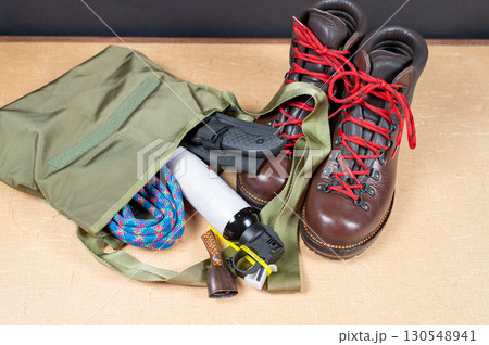 熊対策に重点を置いた動物除けグッズ 熊対策に重点を置いた動物除けグッズ 130548941