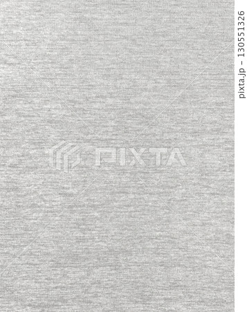 ポリエステル100％の明るい白灰色の布地の細かい編目の縦長の背景画像 130551326