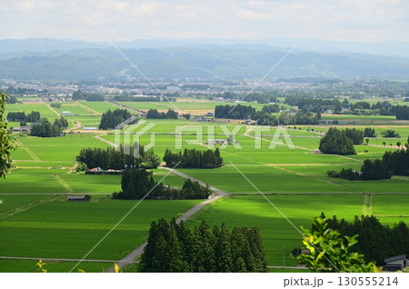 円万寺観音山から見える居久根（いぐね）のある風景 130555214