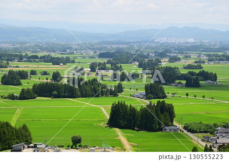 円万寺観音山から見える居久根（いぐね）のある風景 130555223