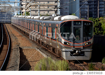 JRゆめ咲線を走る323系普通電車8両 130555810