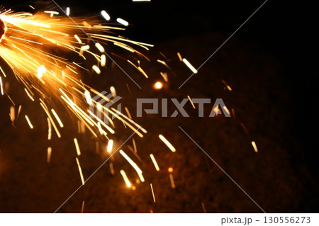 闇に爆ぜる火花 闇に爆ぜる火花 130556273