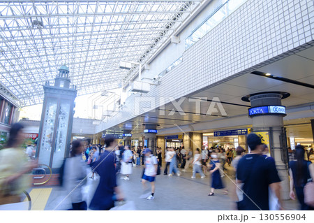 横浜駅構内　東口改札前　神奈川県横浜市 130556904