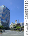 横浜駅　西口前のロータリーと街並み　神奈川県横浜市 130557210