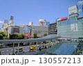 横浜駅　西口前のロータリーと街並み　神奈川県横浜市 130557213